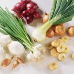 Как я могу стать более здоровым, употребляя сырой лук