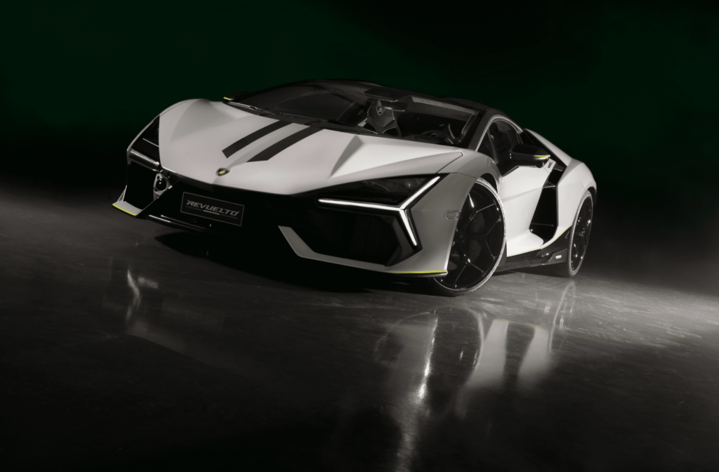 Lamborghini показала ексклюзивний суперкар Revuelto
