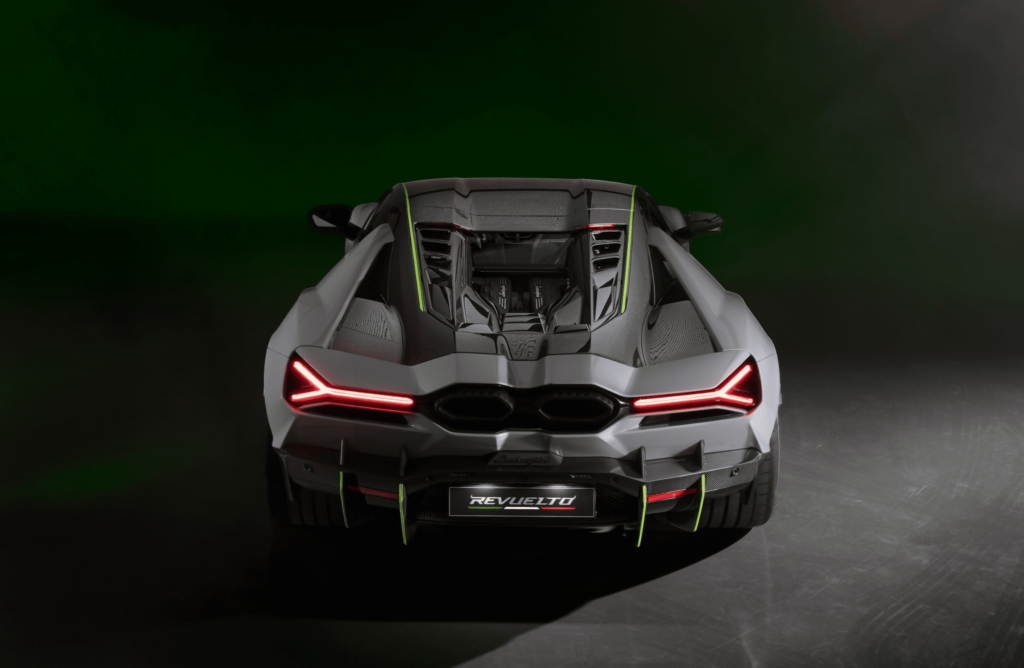 Lamborghini показала ексклюзивний суперкар Revuelto