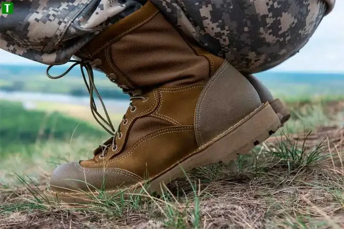 Як вибрати ідеальні військові черевики?